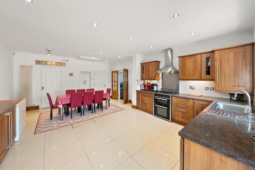 House in Southall - View 5
