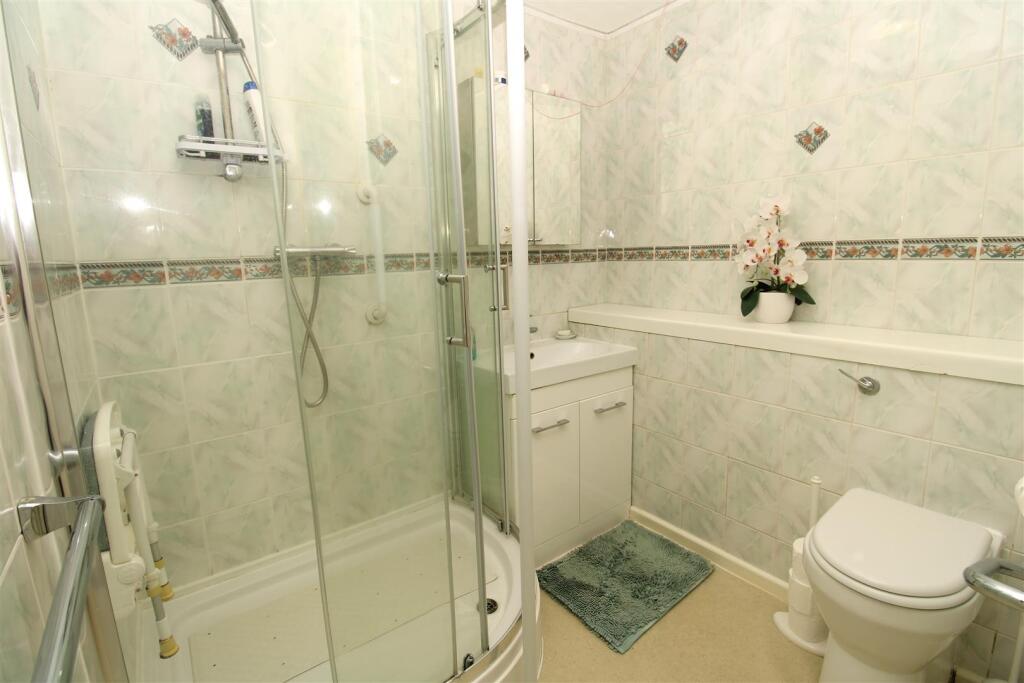 Apartment in Sevenoaks, White Oak, Swanley - View 5