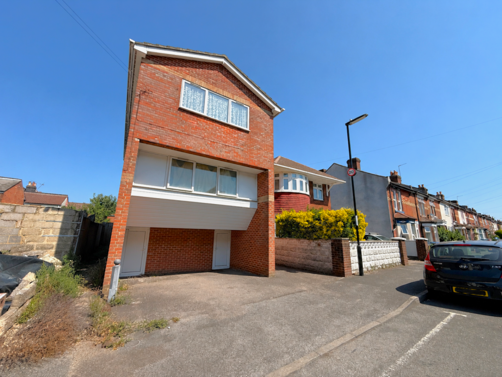 1-bed flat on Grove Road, Southampton, £130,000