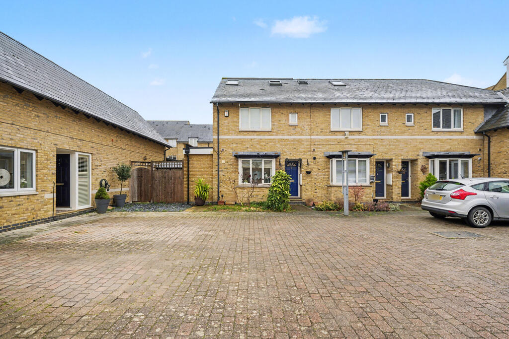 Main image of property: Da Gama Place, Canary Wharf E14