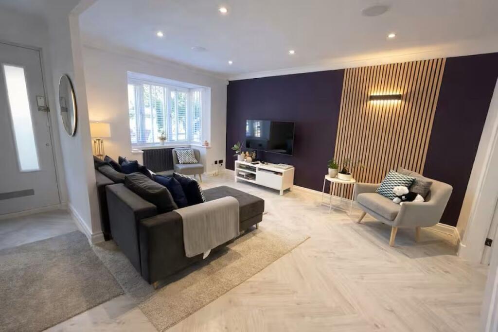 House in Birmingham, West Midlands - View 2