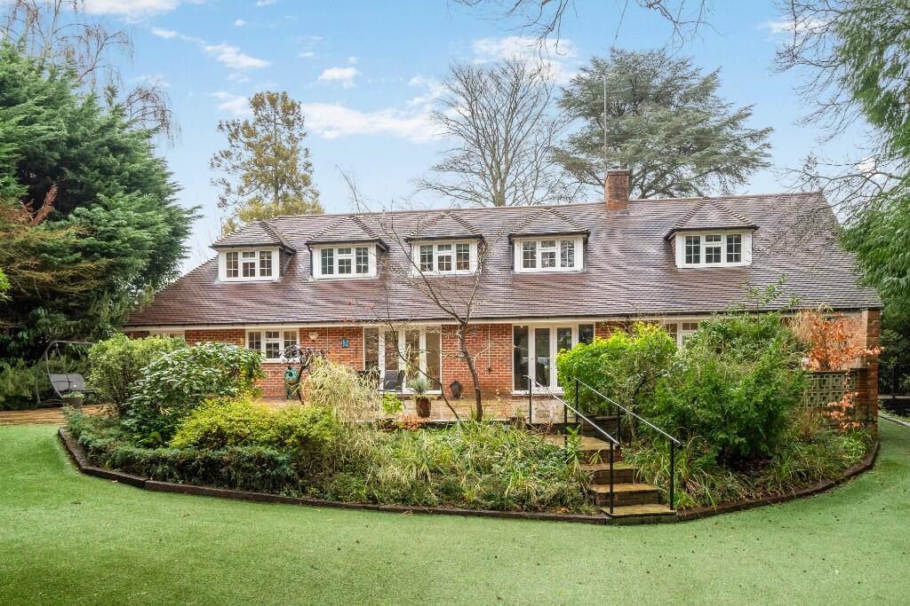 Brackenhill, Cobham, Surrey, KT11 photo 3