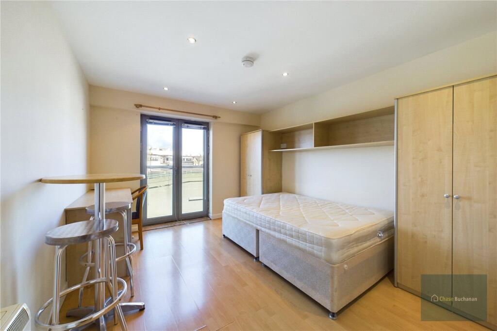 Apartment in Plymouth - View 2