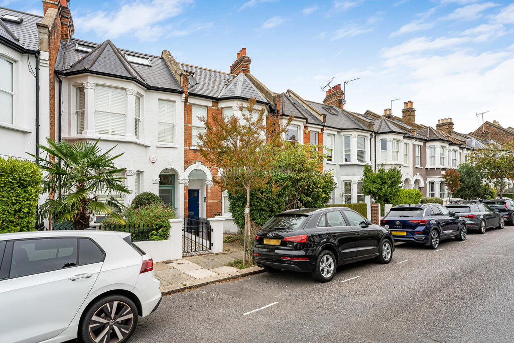 Apartment in London - View 3