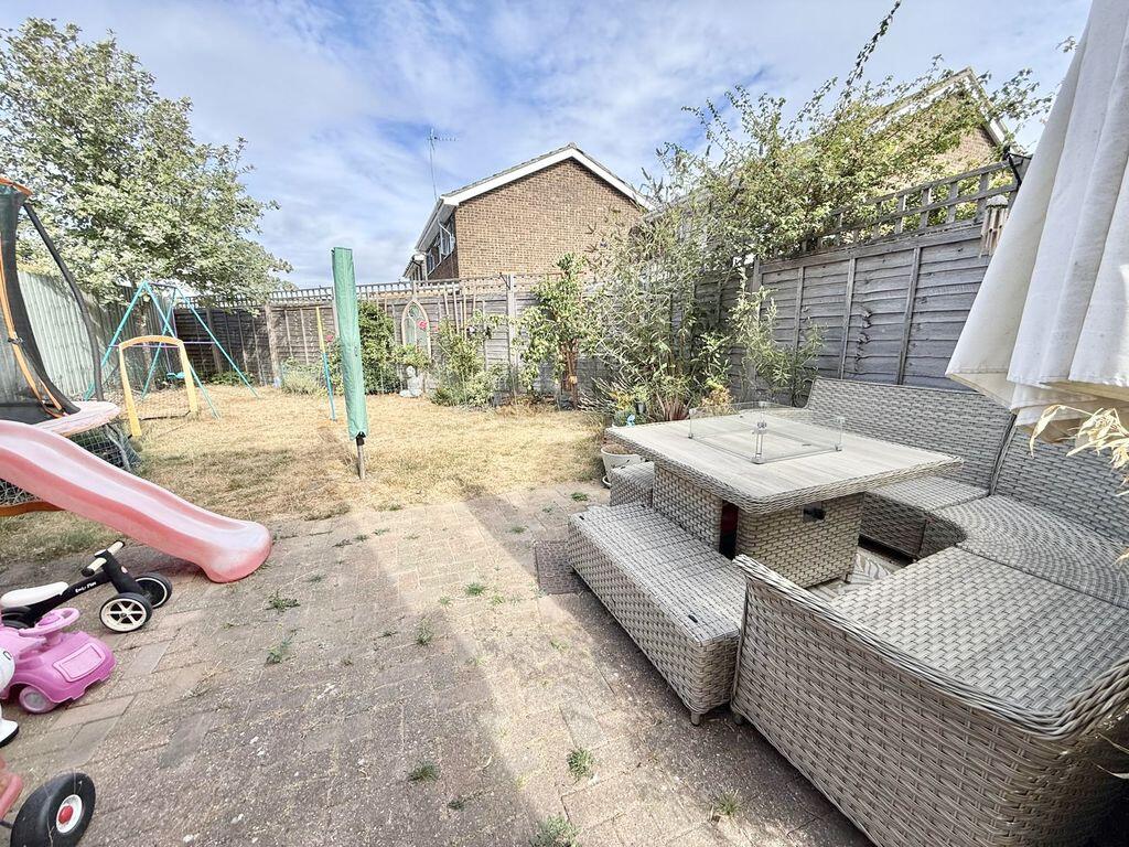 House in Luton - View 5