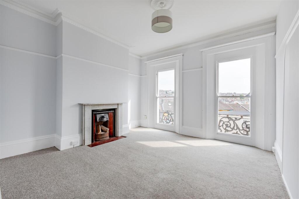 Roundhill Crescent, Brighton photo 2