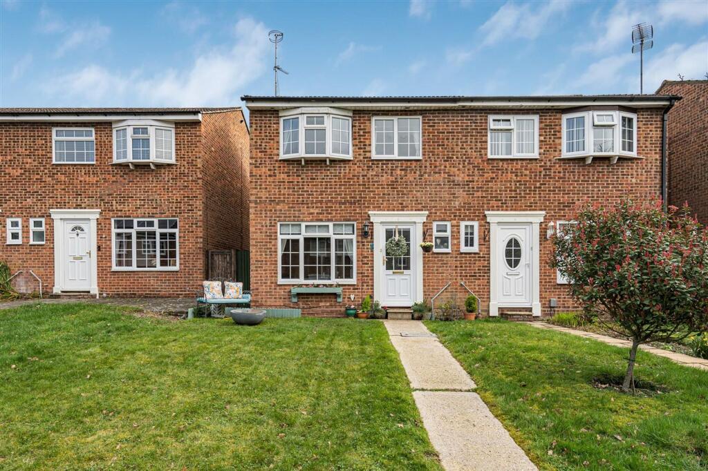 3-bed semi-detached on Heathgate, Hertford Heath, SG13, £450,000