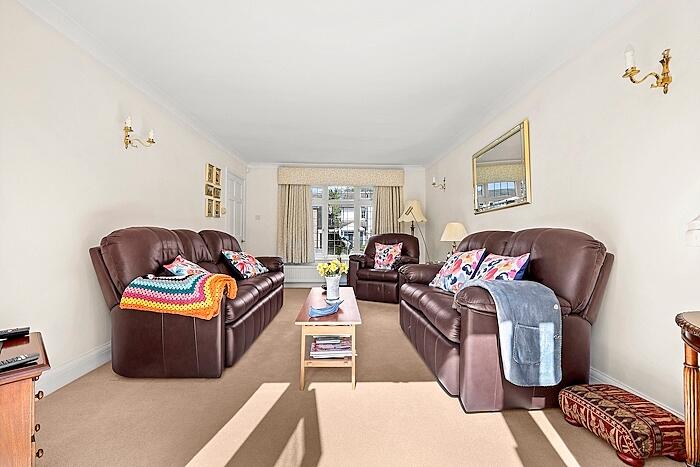 House in Epping Forest, Ongar - View 3