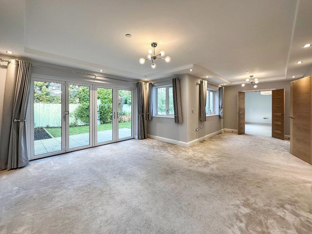 Church Way, Sanderstead, Surrey, CR2 0JQ photo 4