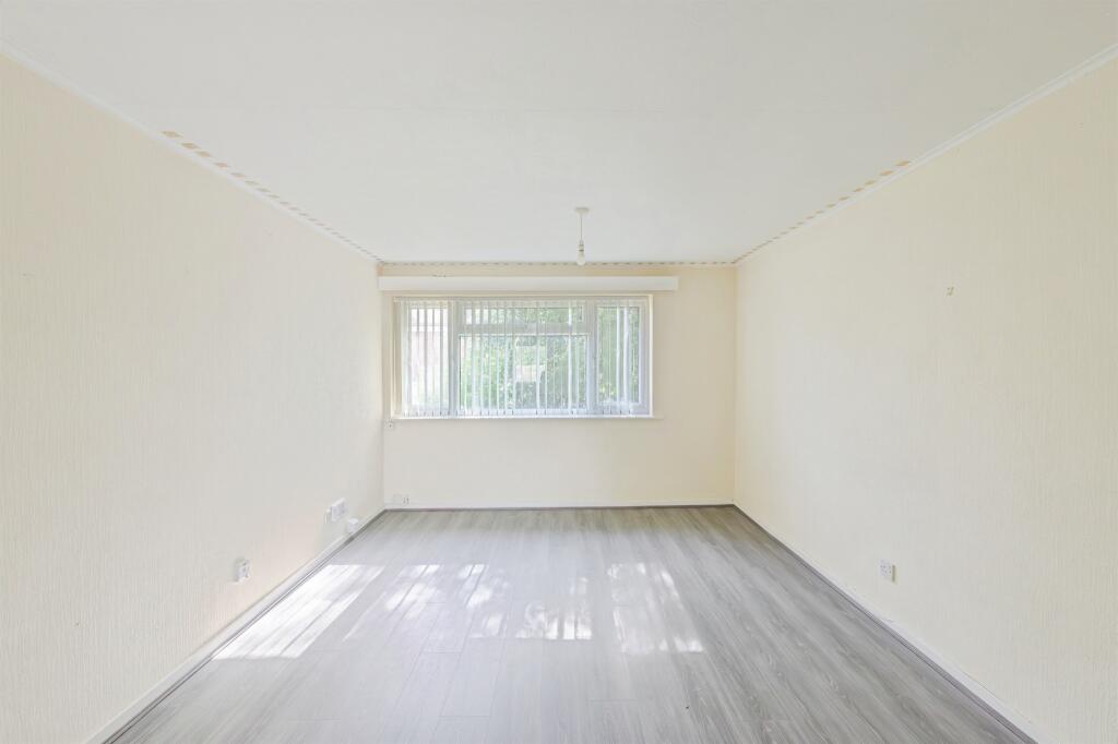 Apartment in Birmingham, Wylde Green, Erdington - View 5
