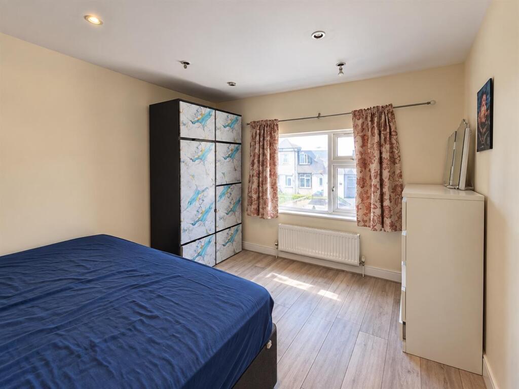 House in London - View 5