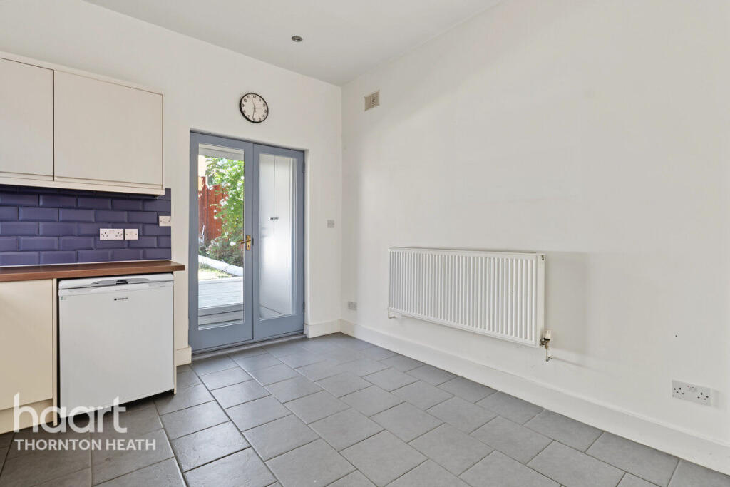 House in Croydon - More
