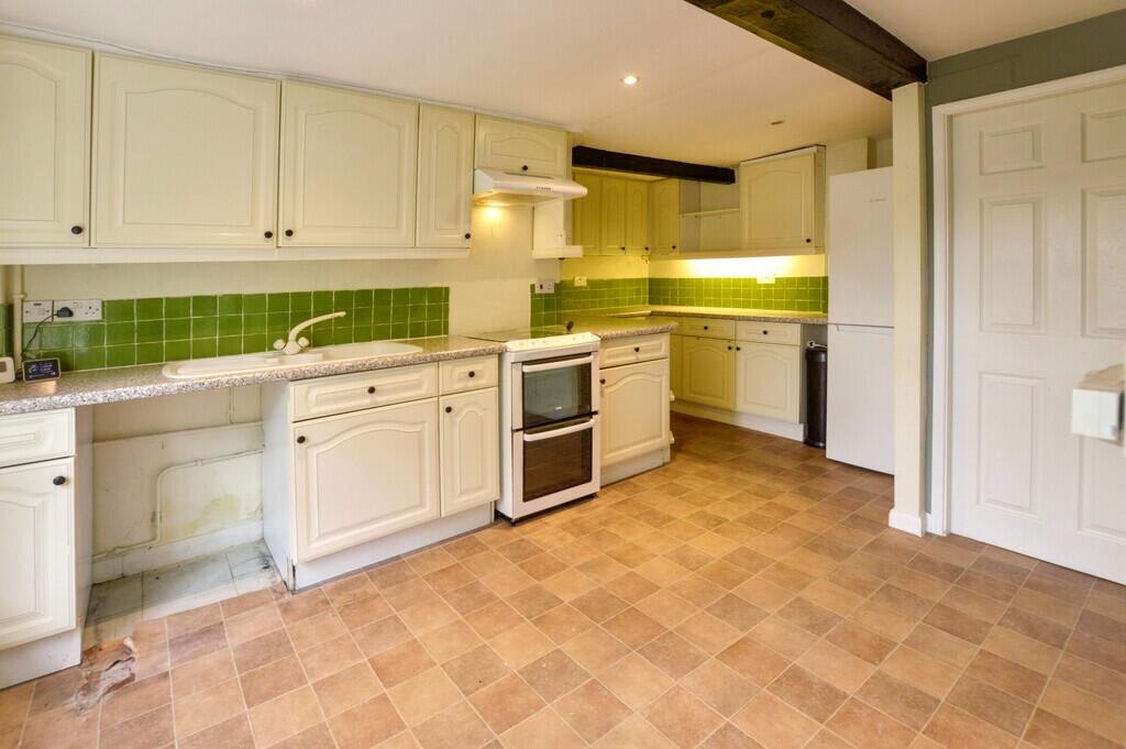 House in Lincoln - View 5