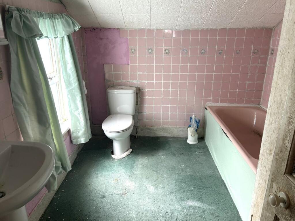 House in Milford Haven, Pembrokeshire - View 4