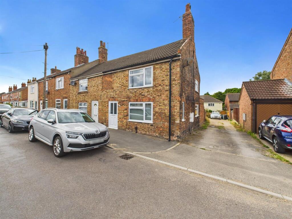 2-bed terraced on Eastfield Road, Louth, £185,000