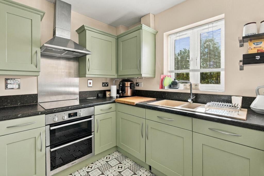 Apartment in Dudley - View 5