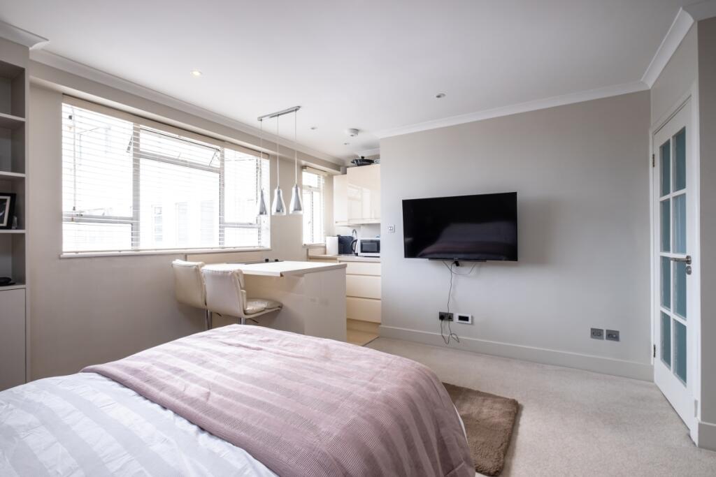 Studio flat for rent
