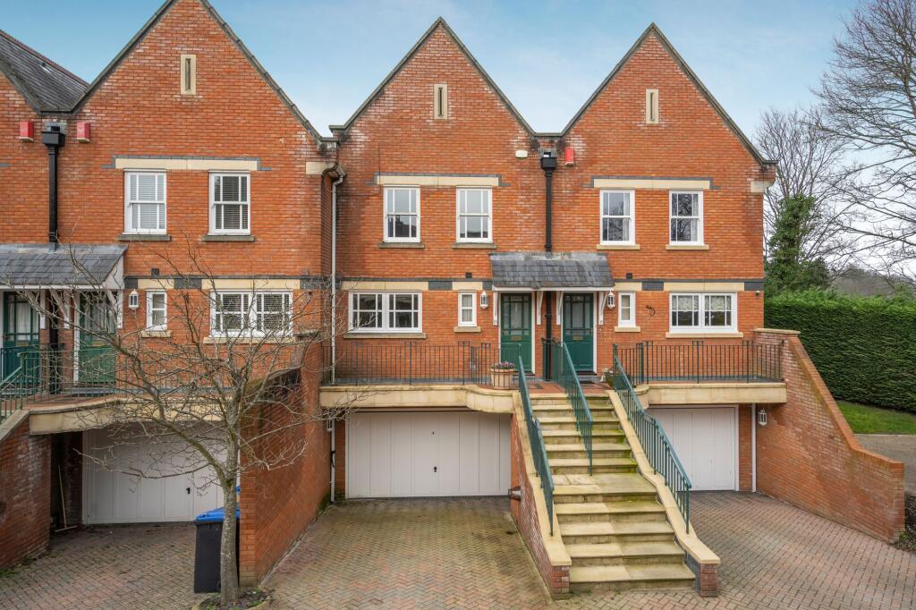 Main image of property: Chapel Square, Virginia Water