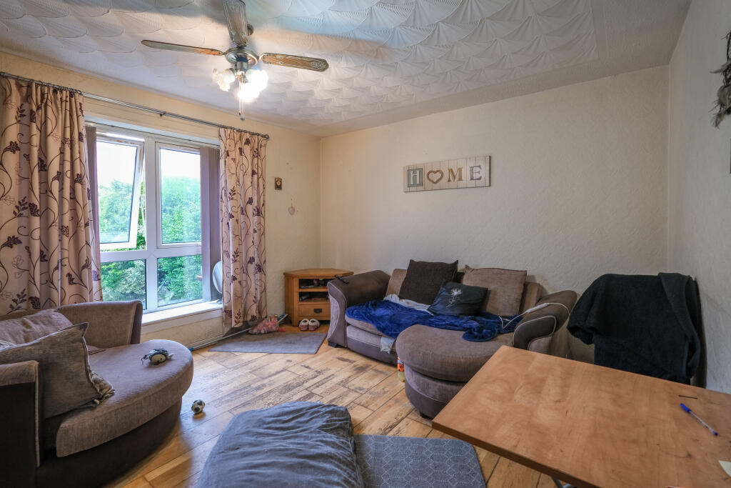 Apartment in Glasgow, West Dunbartonshire - View 3