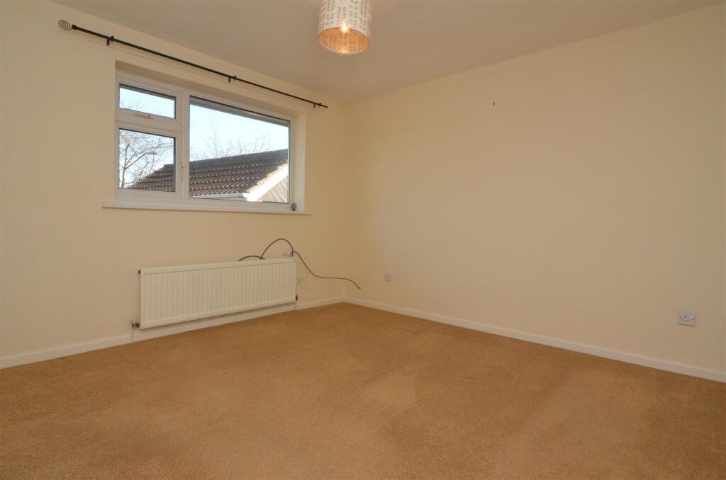 House in Hull - View 4