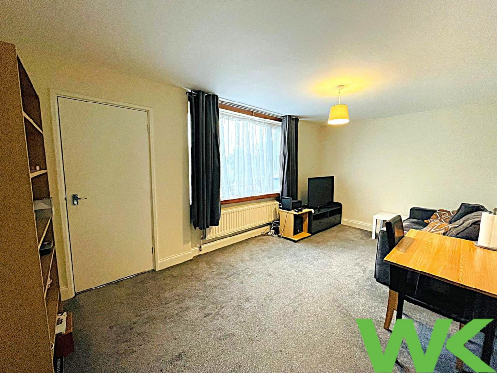 Apartment in Sandwell, West Midlands - View 2