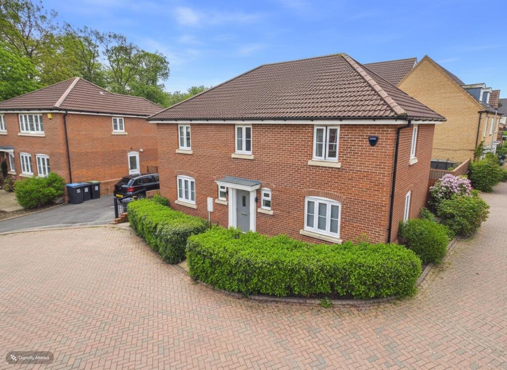 Main image of property: Harrier Close, Hemel Hempstead, Hertfordshire, HP3 0FW