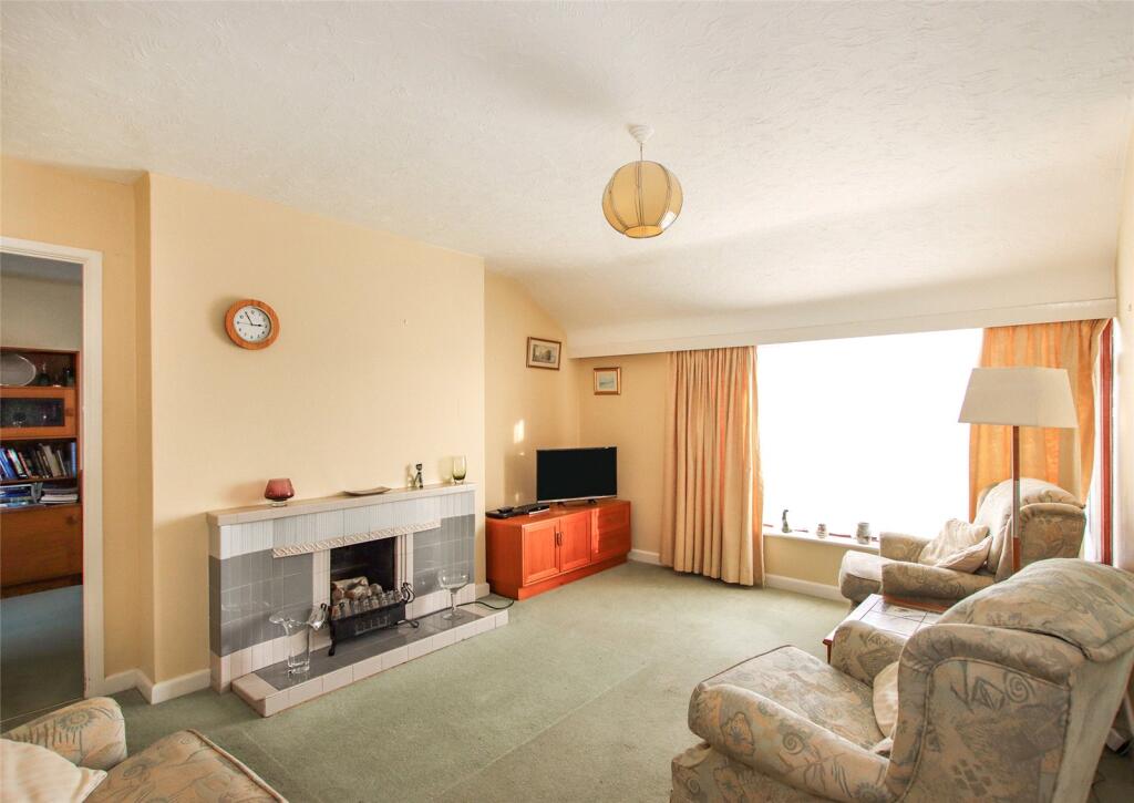 Beresford Road, Lymington, Hampshire, SO41 photo 4