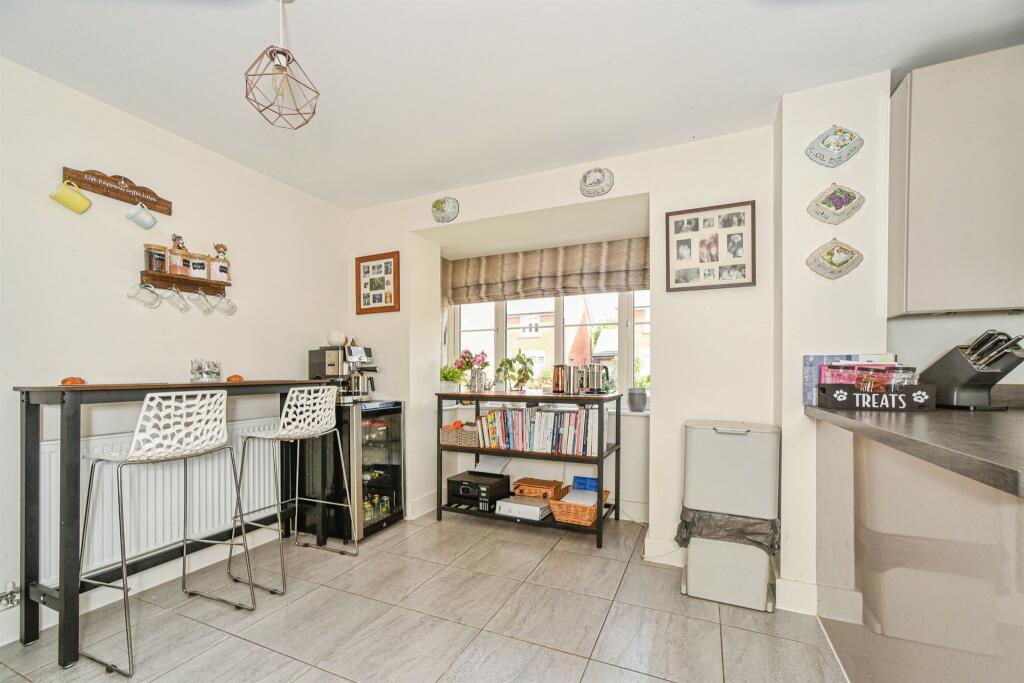House in Vale of White Horse, Watchfield - More