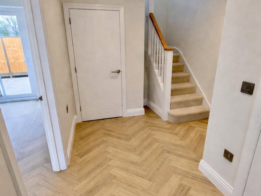 House in Guildford, Shalford - More