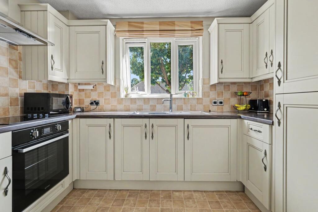 Apartment in Chelmsford, Chelmer - View 5