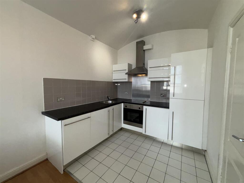 Apartment in Stockport - View 4