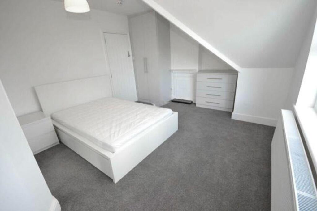 Main image of property: Upper Redlands Road, Reading, RG1