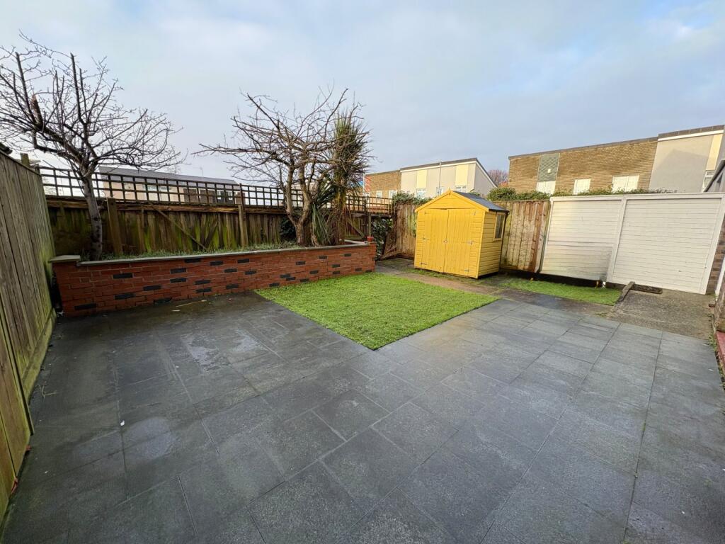 Stroud Crescent West, Bransholme, Hull, HU7 photo 3