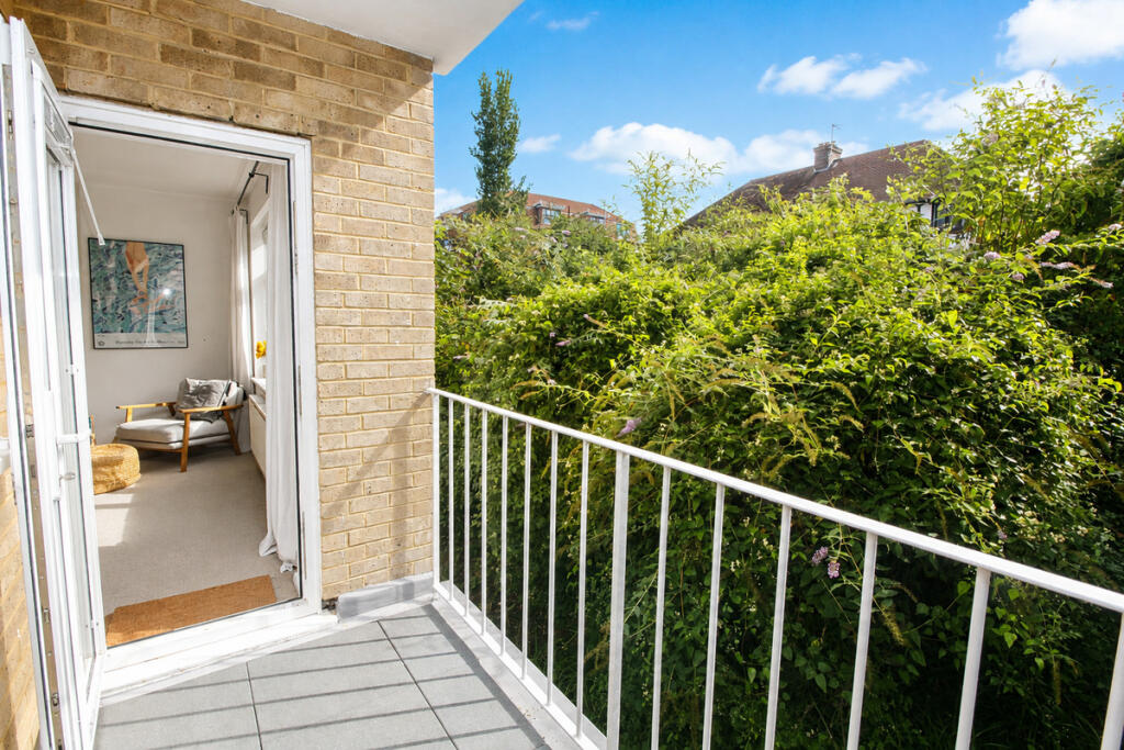 Apartment in Hove, Brighton and Hove - View 5
