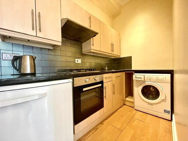 Apartment in Southampton - View 4