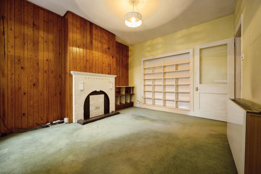 House in Luton - View 5