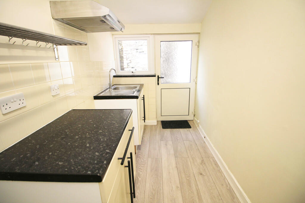 House in Cardiff, Tylorstown - View 5