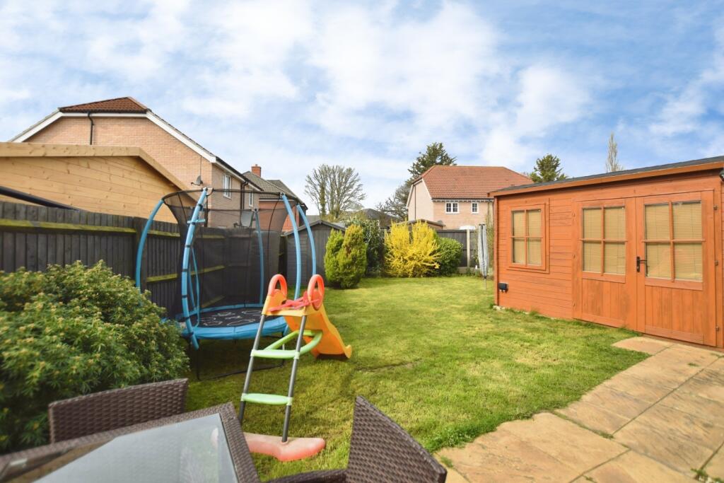 Algar Close, Dunmow, Essex, CM6 photo 3