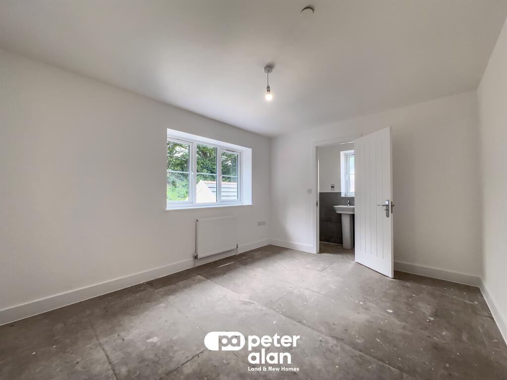 House in Abercanaid, Troed-y-rhiw - View 4