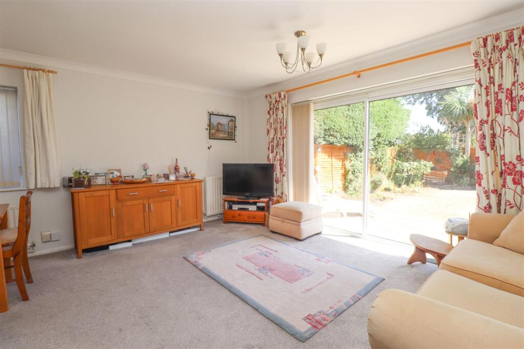 House in Rushmoor, South Farnborough, Farnborough - View 3