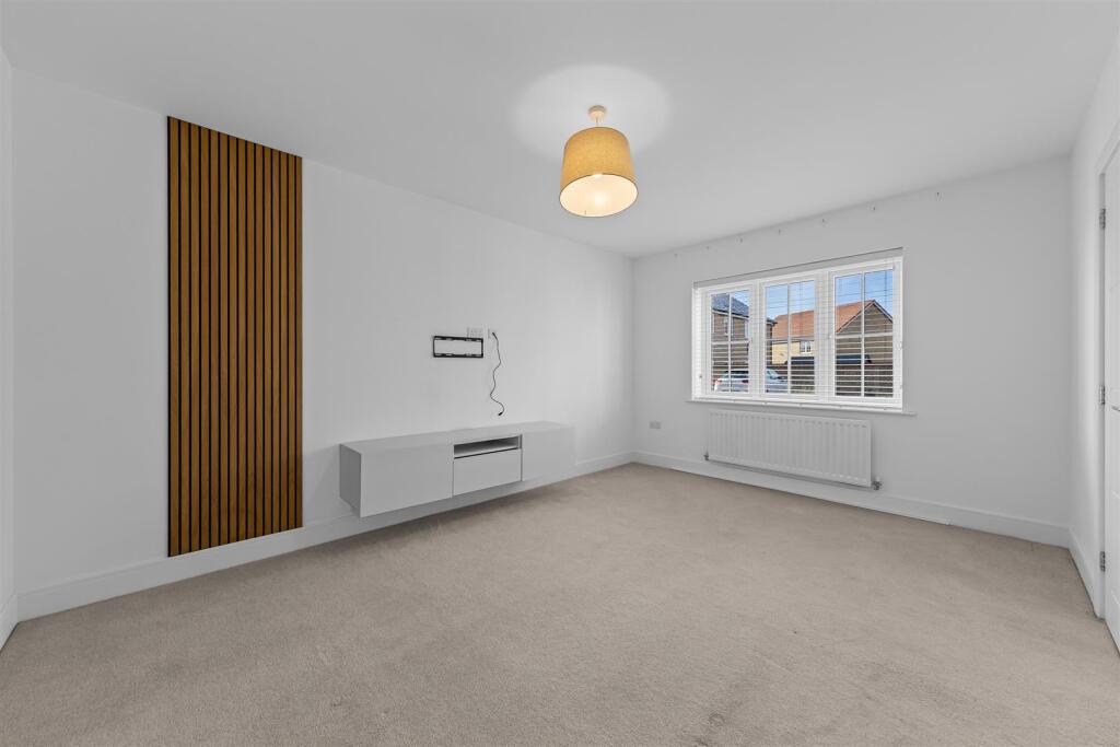 Dovecote Drive, Biddenham photo 2