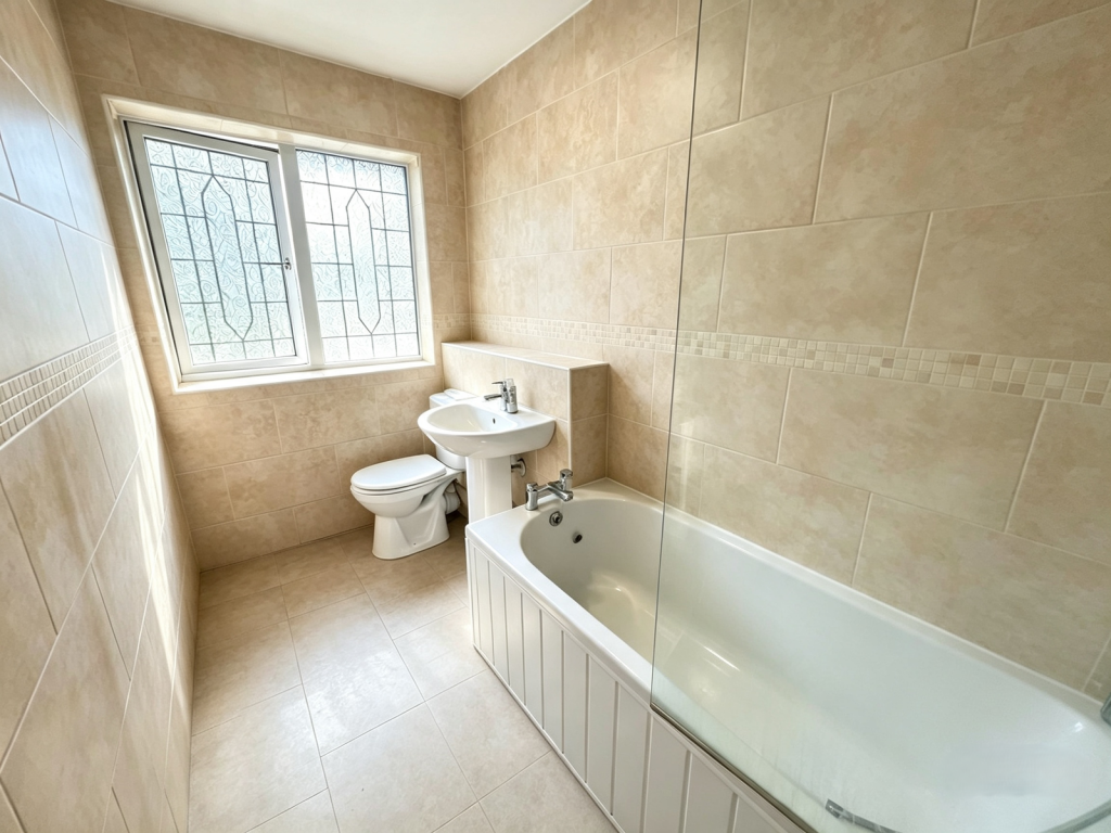 Apartment in Sandwell, West Midlands - More