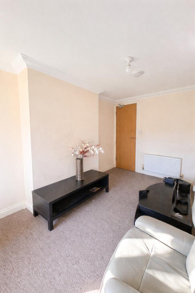 Apartment in Newport - View 5
