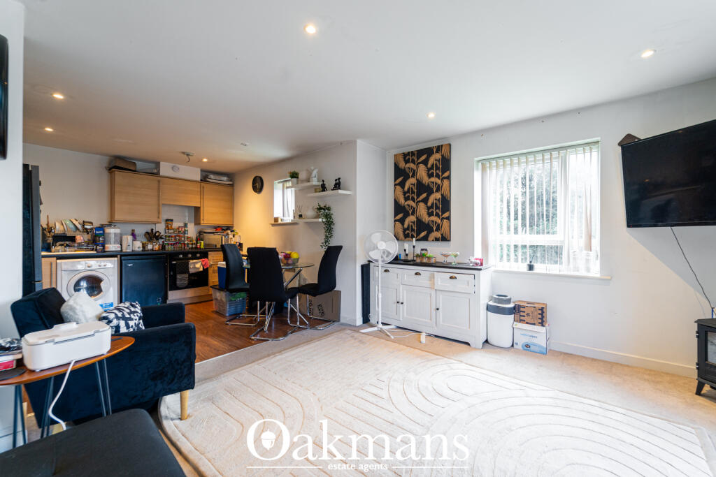 Apartment in Birmingham, West Midlands - View 4