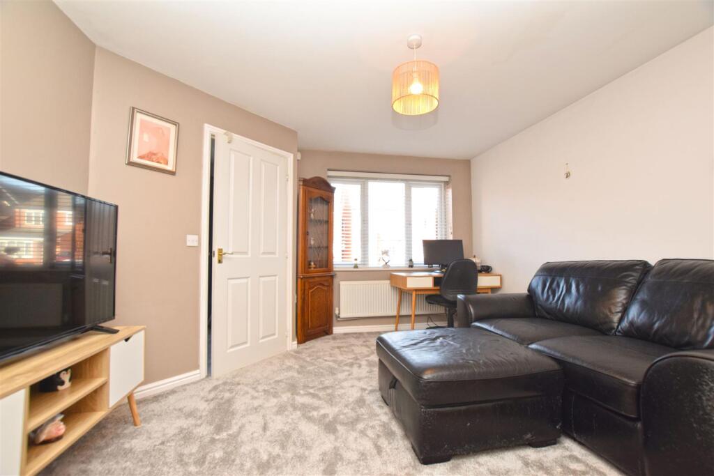 Kinross Avenue, Heywood photo 2