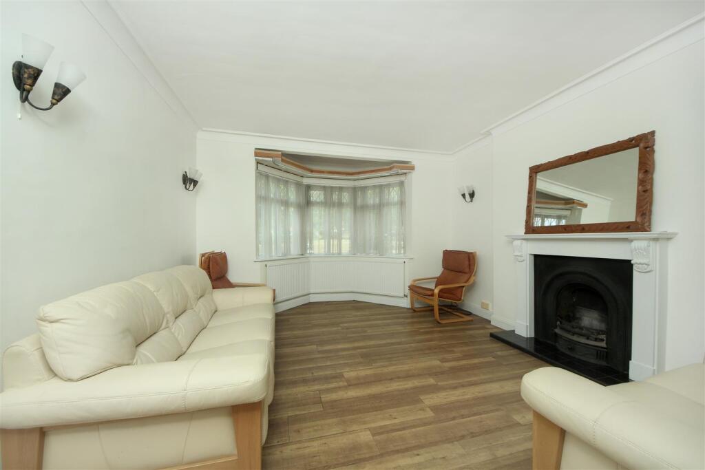 House in London - View 3