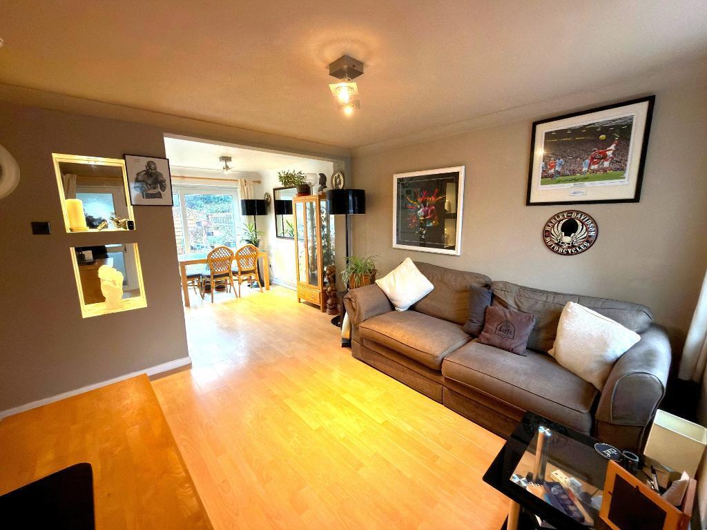 85, Buckingham Drive photo 3