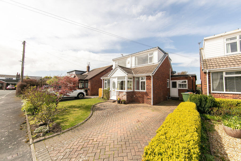 4-bed detached on No. 22, Kingston Close, Knott End-on-Sea, Lancs FY6 0DJ, £399,950