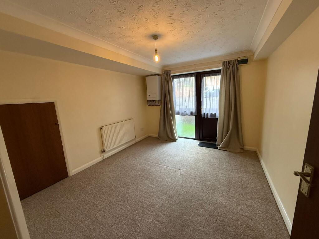 Apartment in Yeovil, Somerset - More
