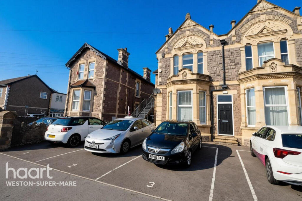 Apartment in Bristol - View 3